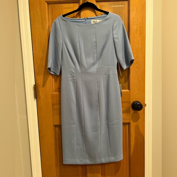 Eliza J Beautiful cornflower blue bateau neckline with 1/2 sleeves, lined crepe - Picture 3 of 5